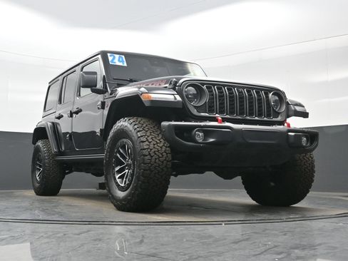 Used 2024 Jeep Wrangler Unlimited Rubicon image 30