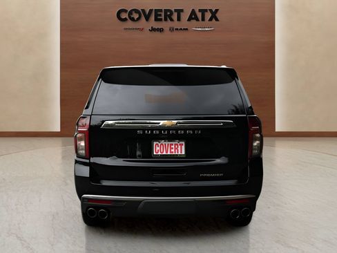 Used 2021 Chevrolet Suburban Premier w/ Premium Package RWD image 4