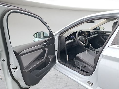 New 2026 Volkswagen Jetta SE FWD image 9