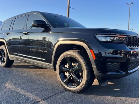 Used 2023 Jeep Grand Cherokee L Laredo image 10