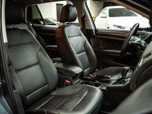 Used 2020 Volkswagen Golf 4-Door image 14