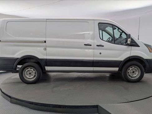 Used 2017 Ford Transit 350 130 Low Roof RWD image 9
