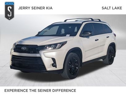 Used 2019 Toyota Highlander SE