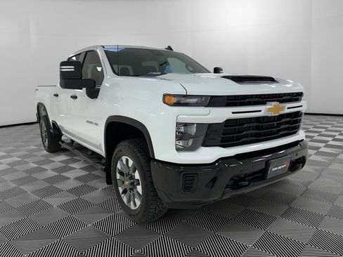 Certified 2026 Chevrolet Silverado 2500 Custom w/ Custom Value Package AWD/4WD image 7