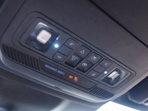 Used 2020 Ford Explorer Platinum w/ Premium Technology Package AWD/4WD image 38