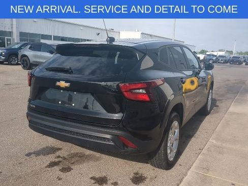 Used 2024 Chevrolet Trax LS w/ LS Convenience Package FWD image 7
