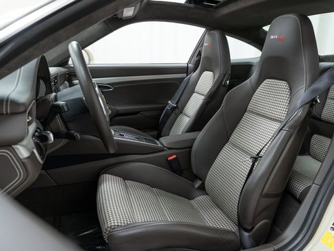 Used 2014 Porsche 911 50th Anniversary Edition RWD image 5