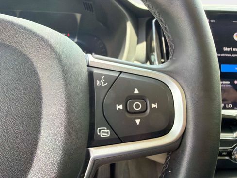 Certified 2025 Volvo XC60 B5 Core AWD/4WD image 26