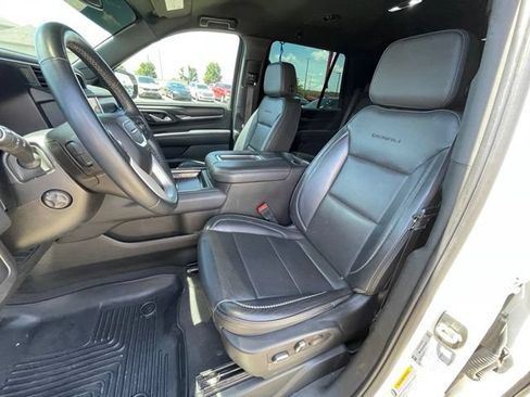 Used 2023 GMC Yukon Denali AWD/4WD image 11