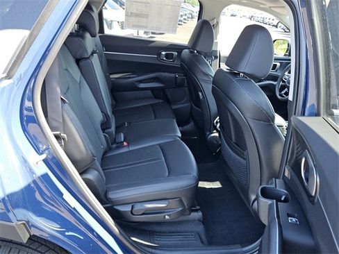 New 2025 Kia Sorento S w/ Panoramic Sunroof Package image 11