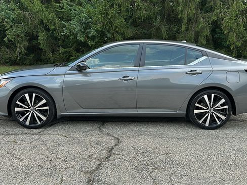 Used 2021 Nissan Altima 2.5 SR w/ SR Premium Package FWD image 28