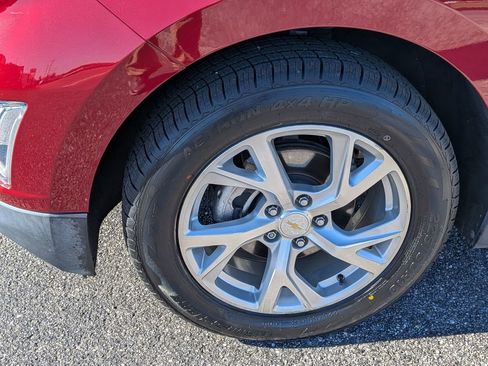 Used 2018 Chevrolet Equinox Premier image 12