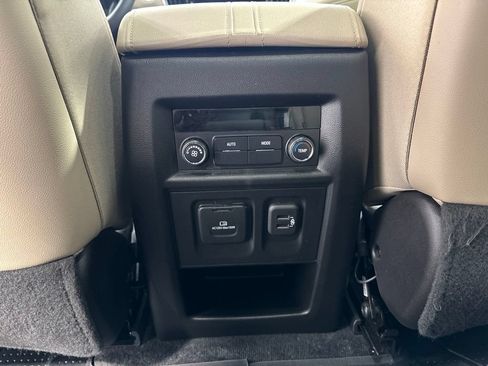 Used 2023 Chevrolet Traverse LT w/ LT Premium Package AWD/4WD image 52