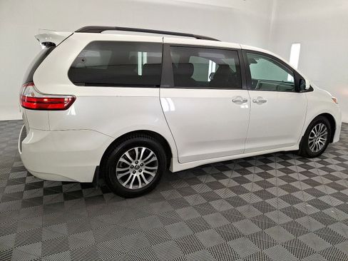 Certified 2019 Toyota Sienna XLE w/ XLE Navigation Package FWD image 26