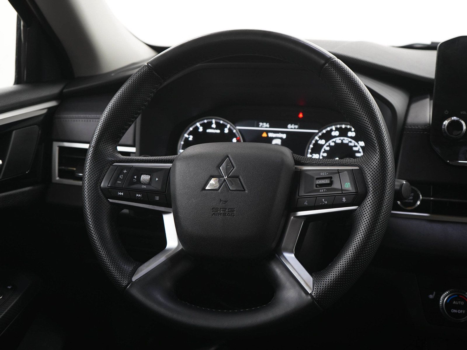 Used 2023 Mitsubishi Outlander SE AWD/4WD image 18
