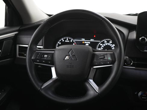 Used 2023 Mitsubishi Outlander SE AWD/4WD image 18
