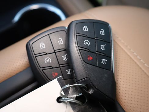 Used 2023 Chevrolet Tahoe Premier AWD/4WD image 35