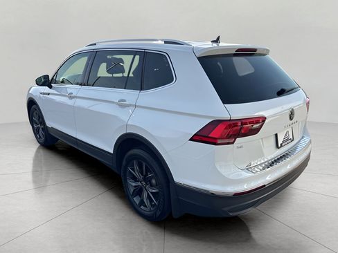 Used 2022 Volkswagen Tiguan SE AWD/4WD image 6