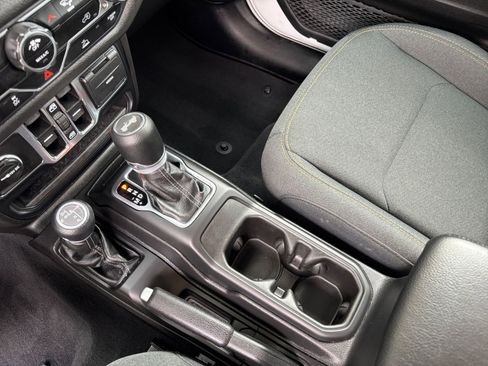 Used 2025 Jeep Wrangler Unlimited Sport AWD/4WD image 40
