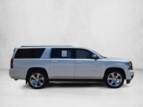 Used 2017 Chevrolet Suburban LT AWD/4WD image 4