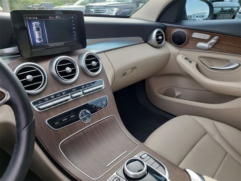 Used 2019 Mercedes-Benz C 300 C 300 image 19