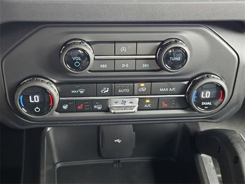 New 2025 Ford Bronco Badlands image 16