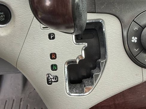 Used 2012 Toyota Sienna XLE w/ Entertainment Pkg FWD image 28