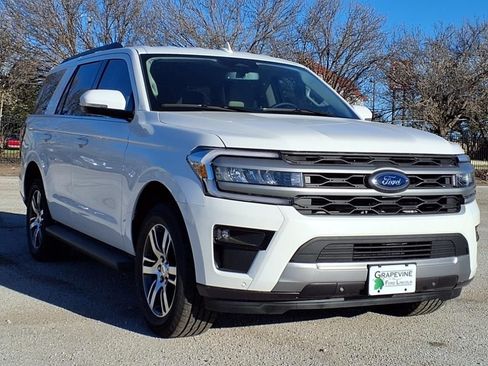 Certified 2024 Ford Expedition XLT AWD/4WD image 3