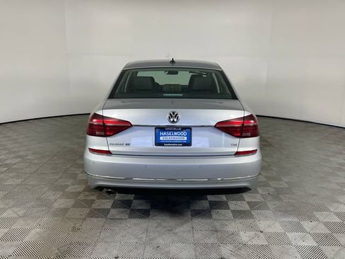 Used 2018 Volkswagen Passat 2.0T SE FWD image 15