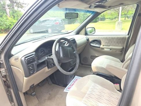 Used 2000 Chevrolet Venture LS FWD image 9