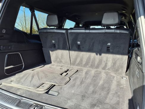 Certified 2024 Jeep Wagoneer L Series III w/ Flexible Seating Group image 22