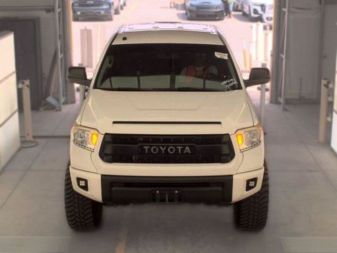 Used 2017 Toyota Tundra SR5 w/ SR5 Upgrade Package AWD/4WD image 2