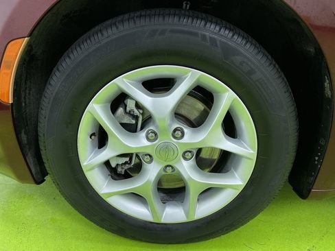 Used 2018 Chrysler Pacifica Touring-L Plus w/ Tire & Wheel Group image 14