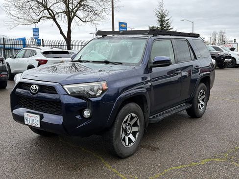 Used 2017 Toyota 4Runner SR5 w/ Four Season Floor Mat Package image 1