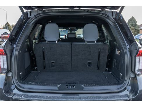 Used 2025 Ford Explorer ST-Line w/ ST-Line Street Pack image 15