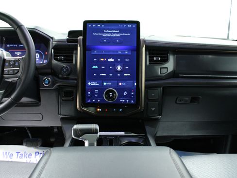 Used 2024 Ford F150 Lightning Lariat image 18