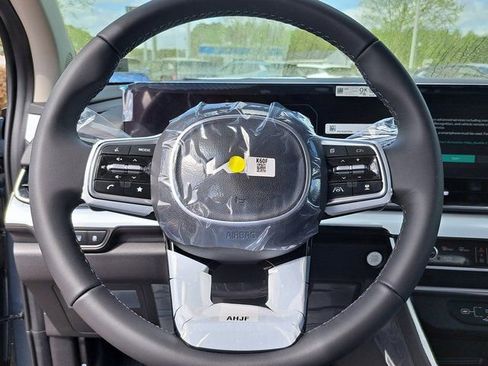 New 2026 Kia Carnival SX w/ SX Dark Edition Package FWD image 9