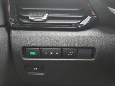 Used 2023 Nissan Sentra SV w/ All-Weather Package image 31