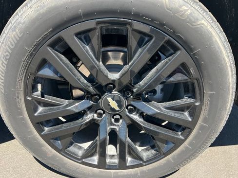 Used 2023 Chevrolet Tahoe RST w/ Luxury Package AWD/4WD image 11