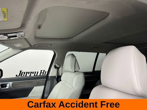 Used 2025 Hyundai Santa Fe Calligraphy image 3