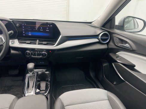 Certified 2024 Chevrolet Trax LT w/ Sunroof Package image 20