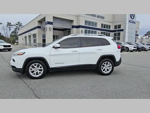 Used 2016 Jeep Cherokee Latitude image 18