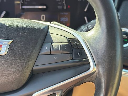 Used 2018 Cadillac XT5 Premium Luxury FWD image 31