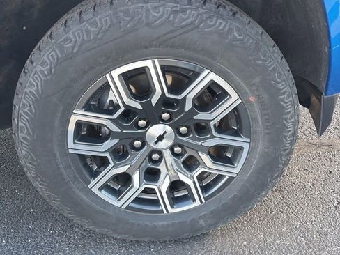 Used 2023 Chevrolet Colorado Z71 w/ Z71 Convenience Package 2 image 9