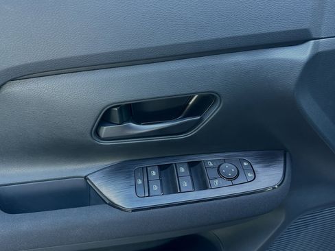 Certified 2025 Nissan Kicks S image 12