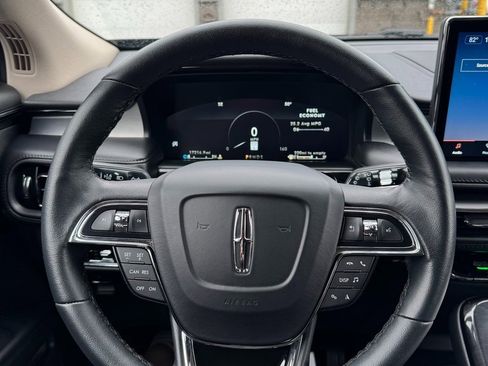 Used 2023 Lincoln Nautilus AWD w/ Premium Package image 10