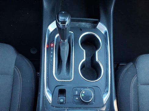 Used 2020 Chevrolet Traverse LT image 23