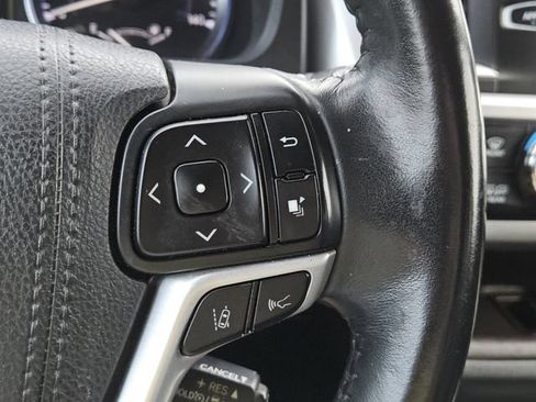 Used 2018 Toyota Highlander XLE FWD image 22