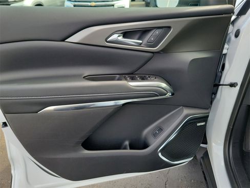 Used 2025 Chevrolet Traverse LT w/ Enhanced Driving Package image 23