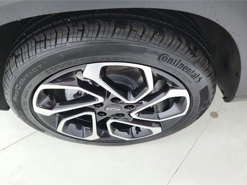 New 2026 Chevrolet Trax RS w/ Sunroof Package image 46